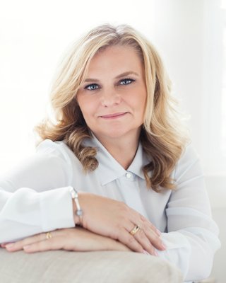 Suzanne Nortier Hollman Suzanne Nortier Hollman